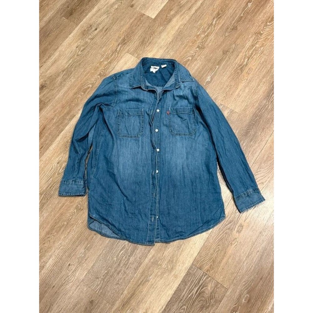 Levis Women's Boyfriend Denim Button Down Shirt Medium Wash Red Tab Long Sleeve
